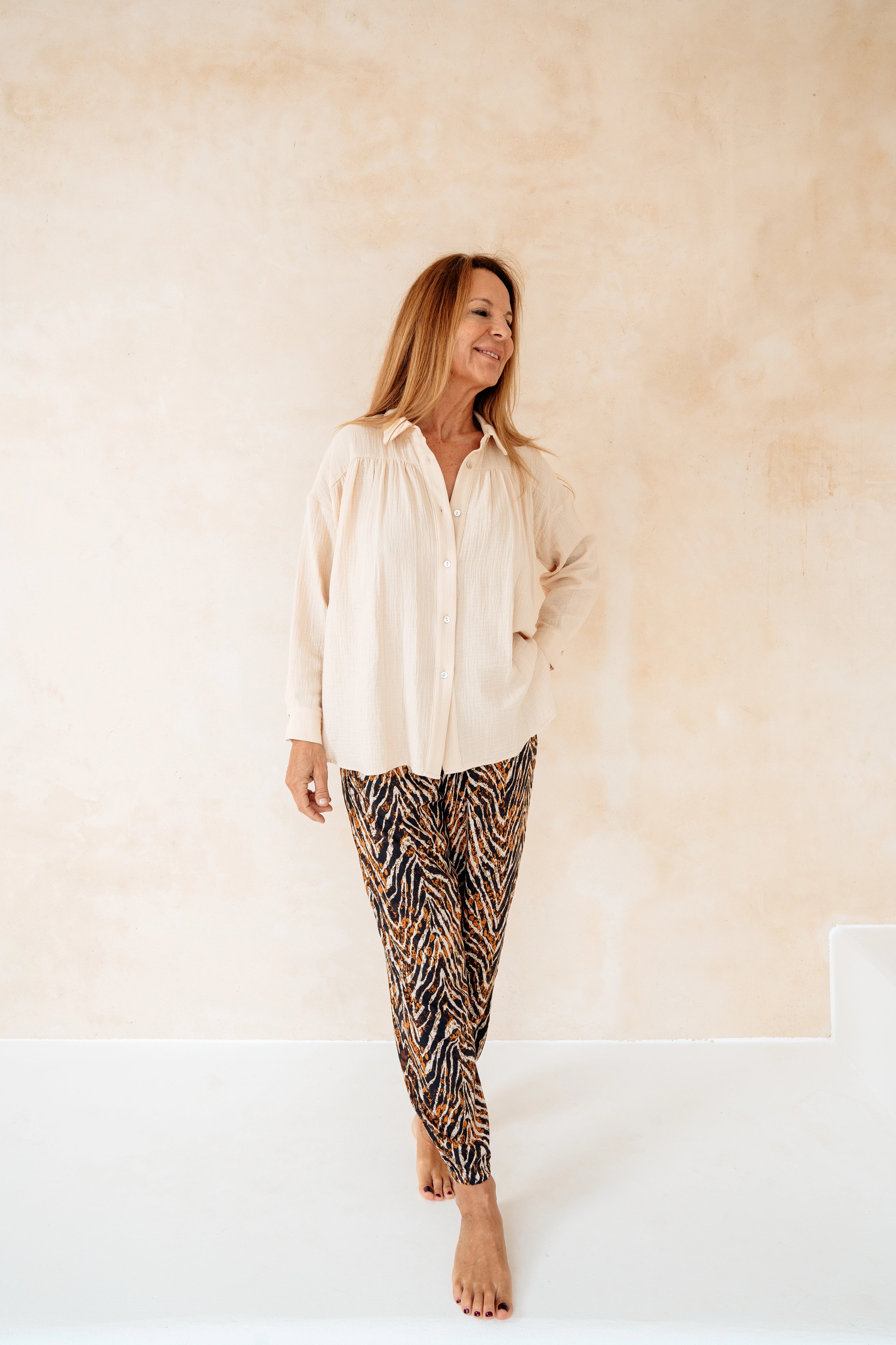 ABRIL - CAMISA BEIGE ALGODÓN