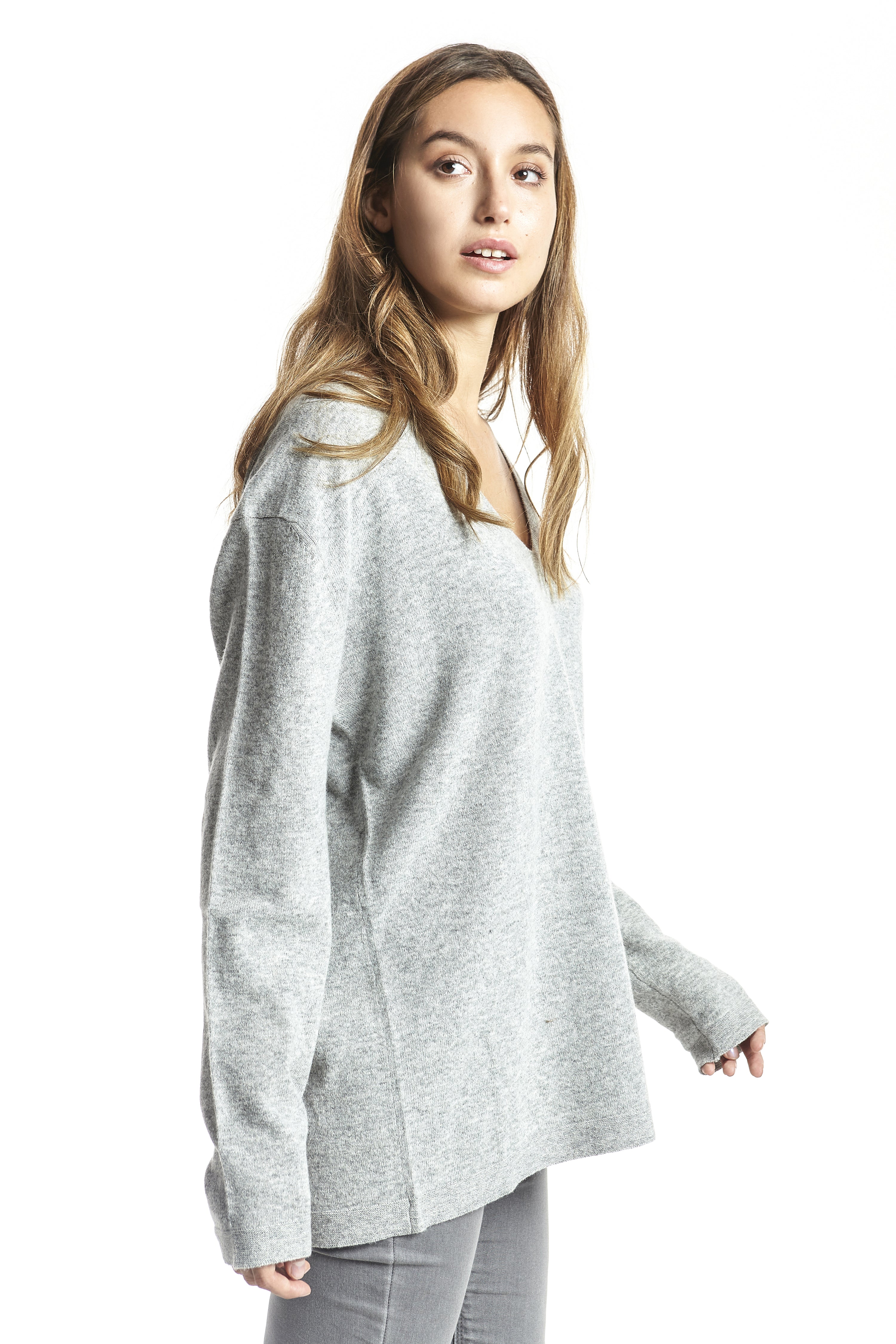 Jersey cuello pico mixto cashmere Gris