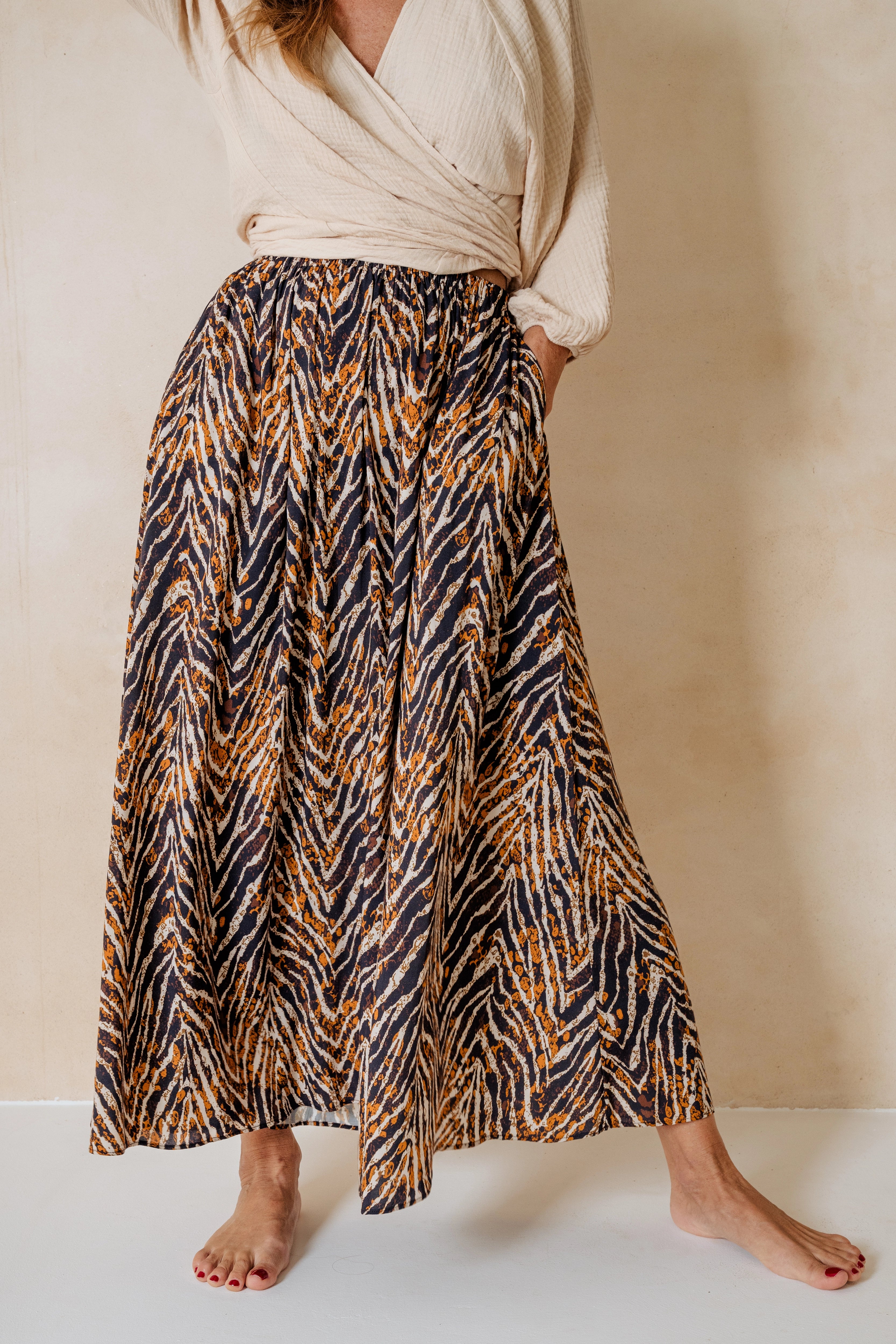 VIKA - FALDA TIGRE MARRÓN