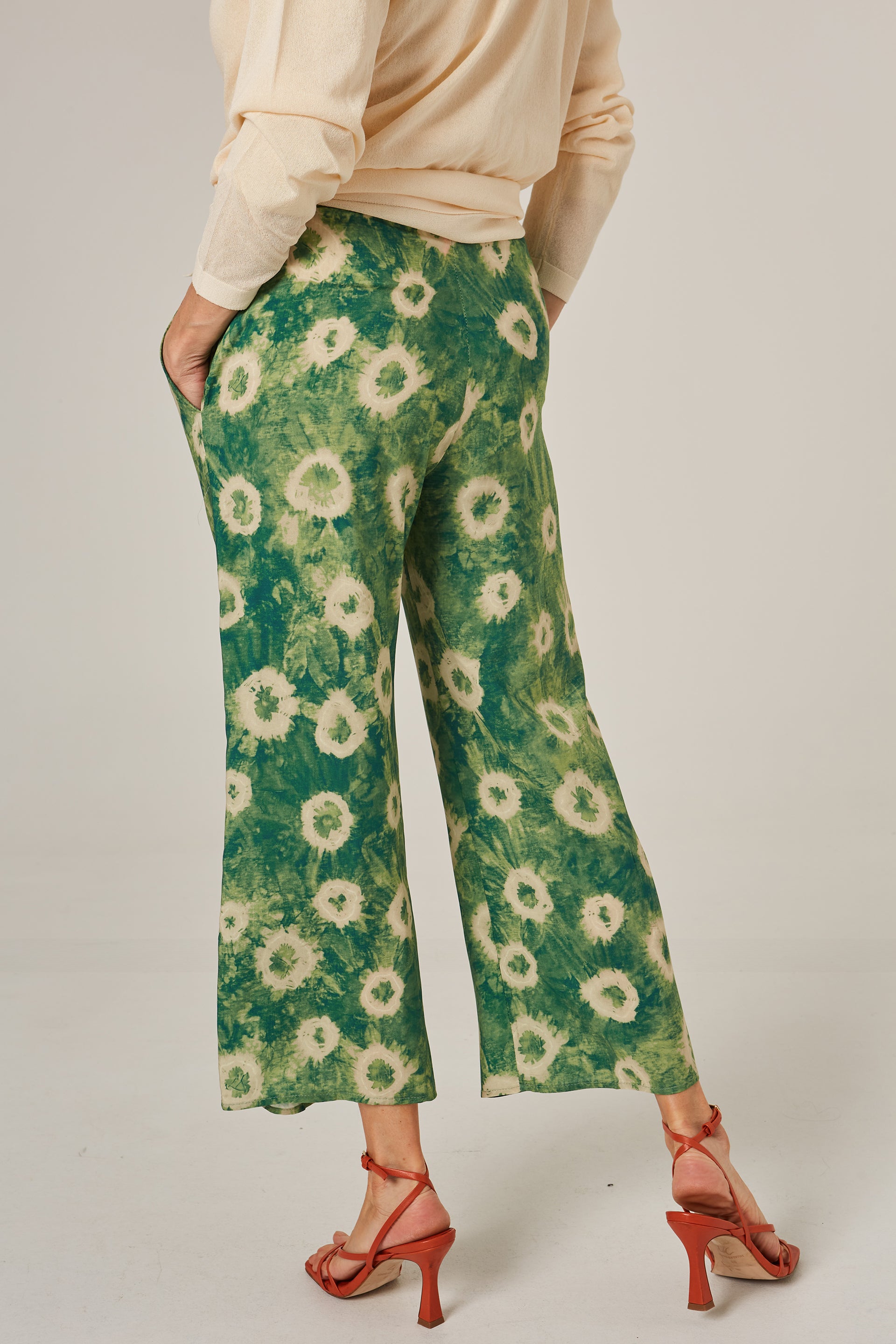 Pantalón Hugo Crop estampado verde