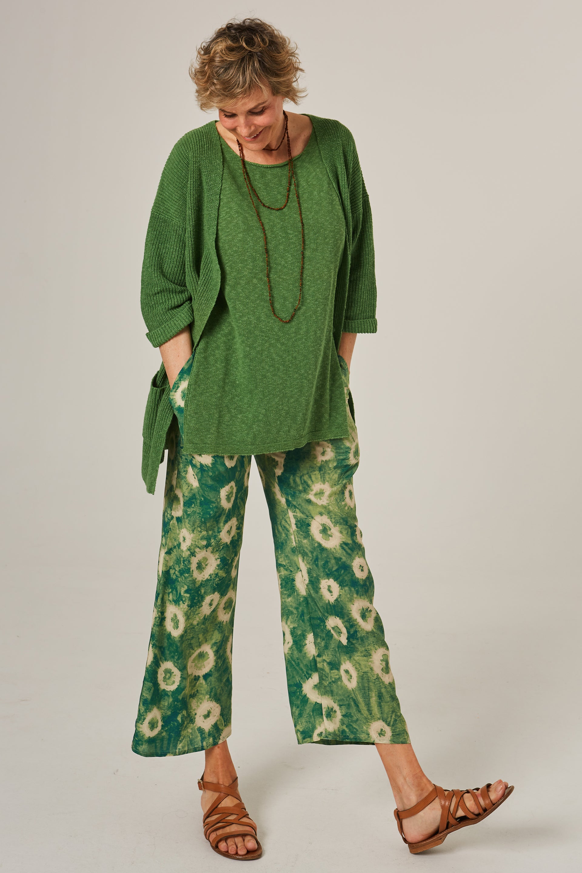 Pantalón Hugo Crop estampado verde
