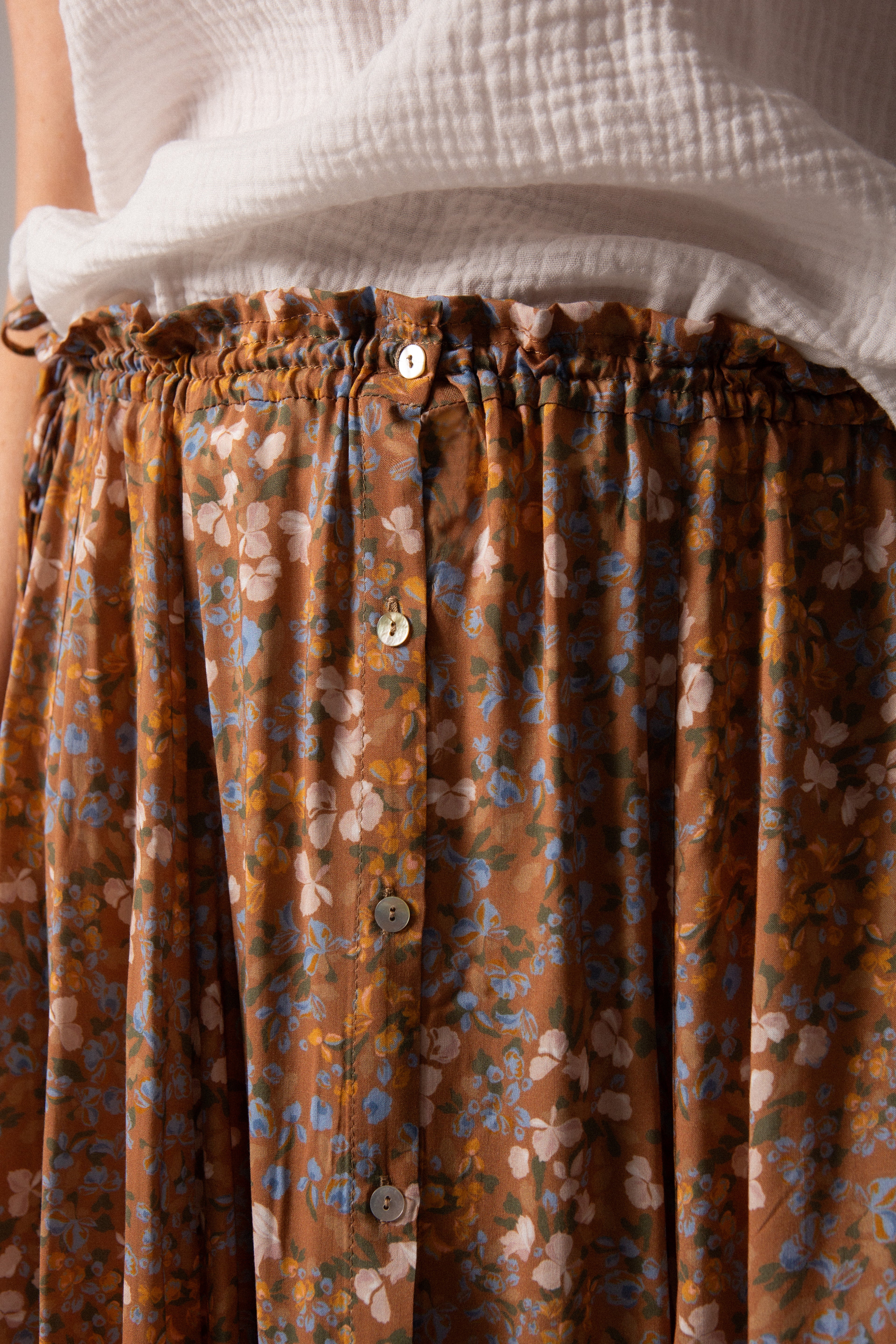 NOE - FALDA FLORES BEIGE