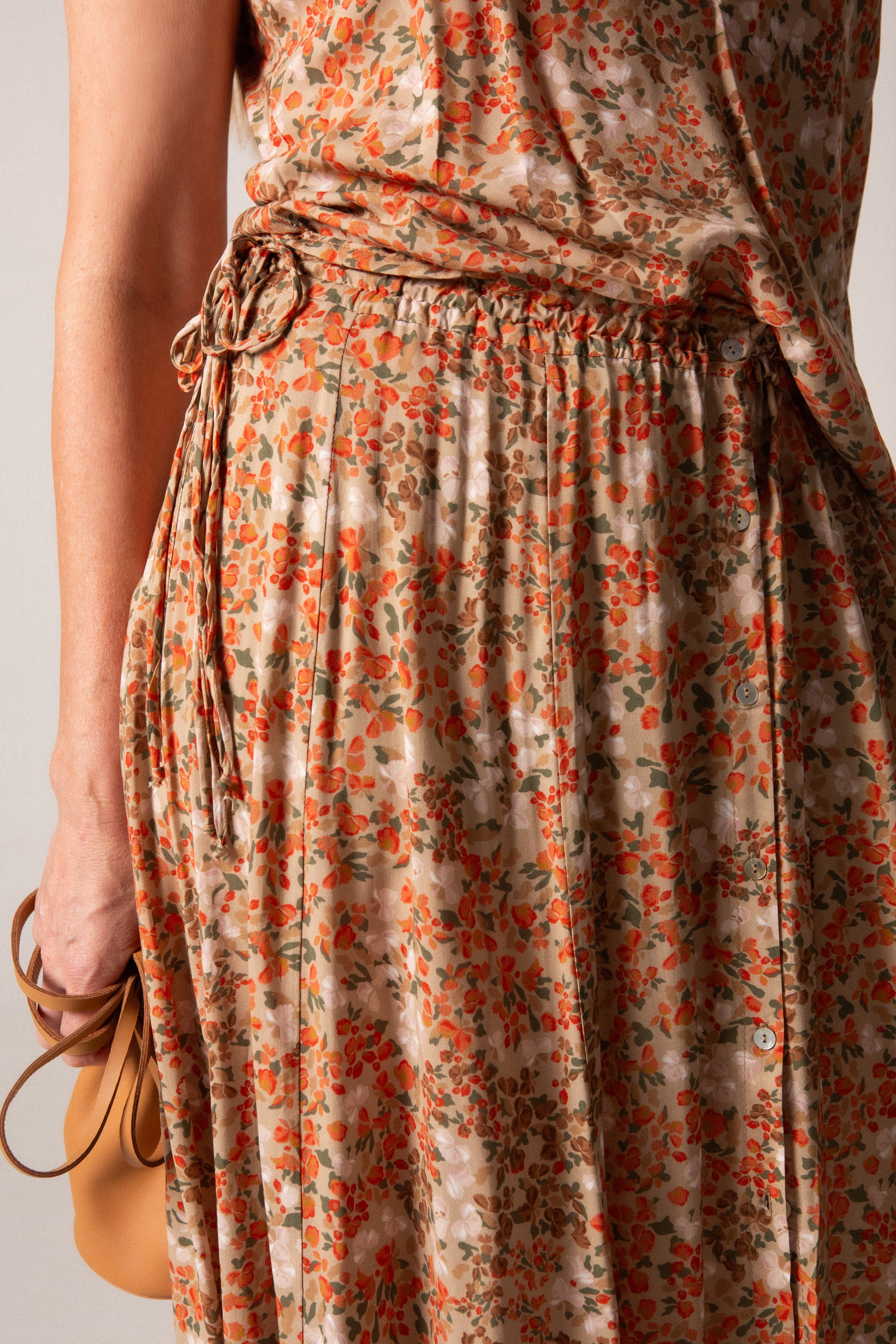 NOE - FALDA FLORES CORAL
