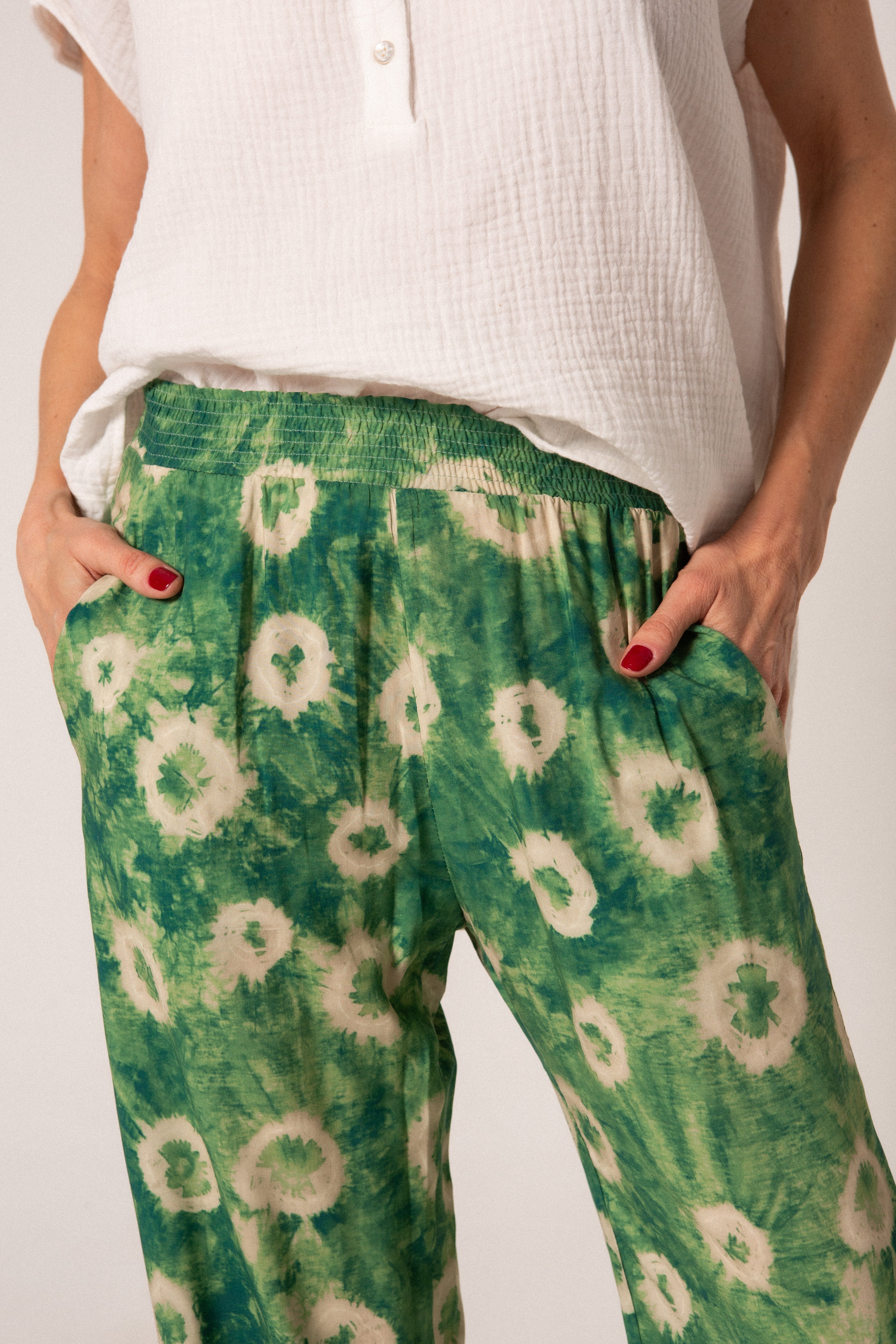 Pantalón Hugo Crop estampado verde
