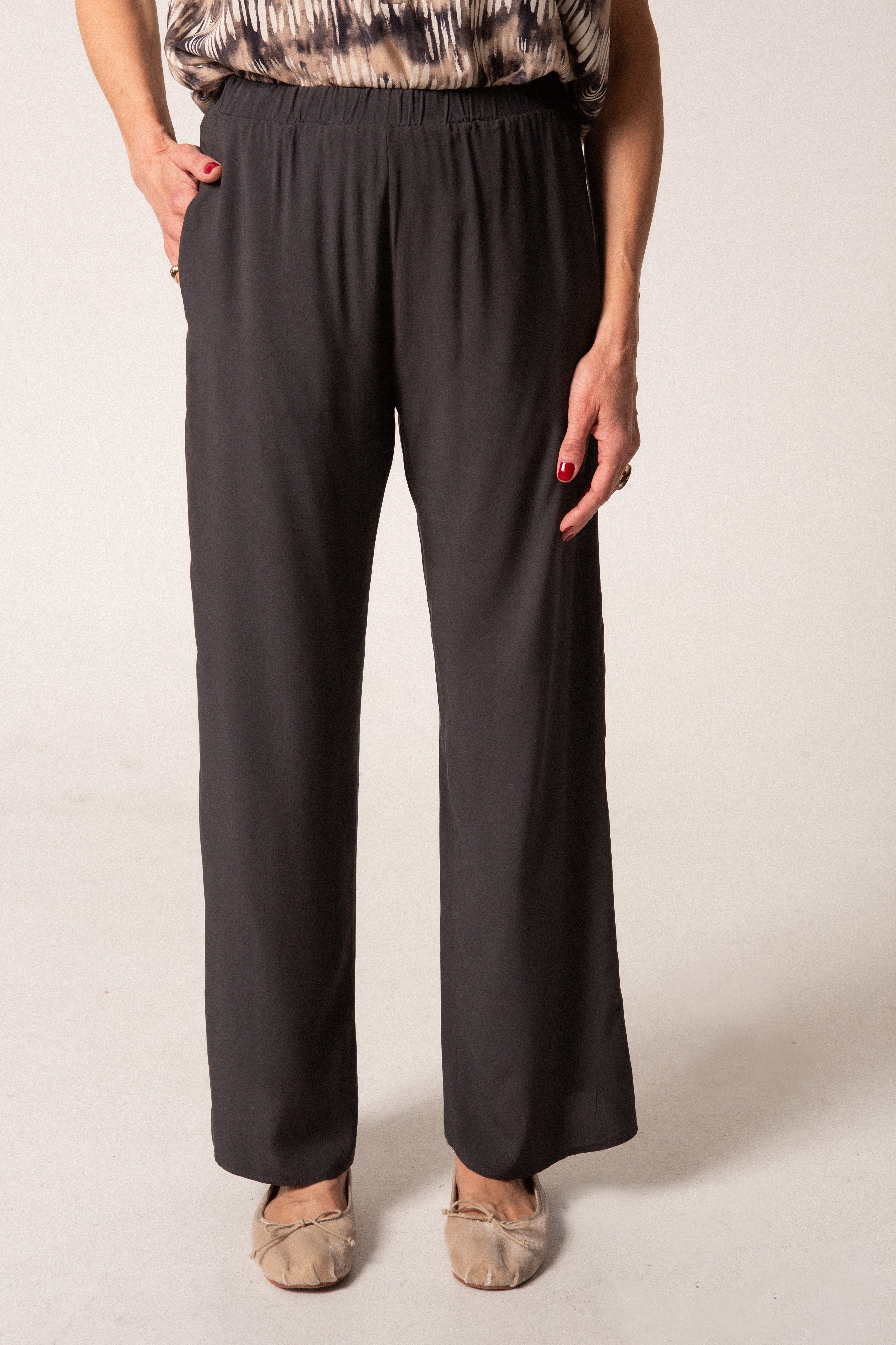 HUGO - PANTALÓN GRIS PLOMO