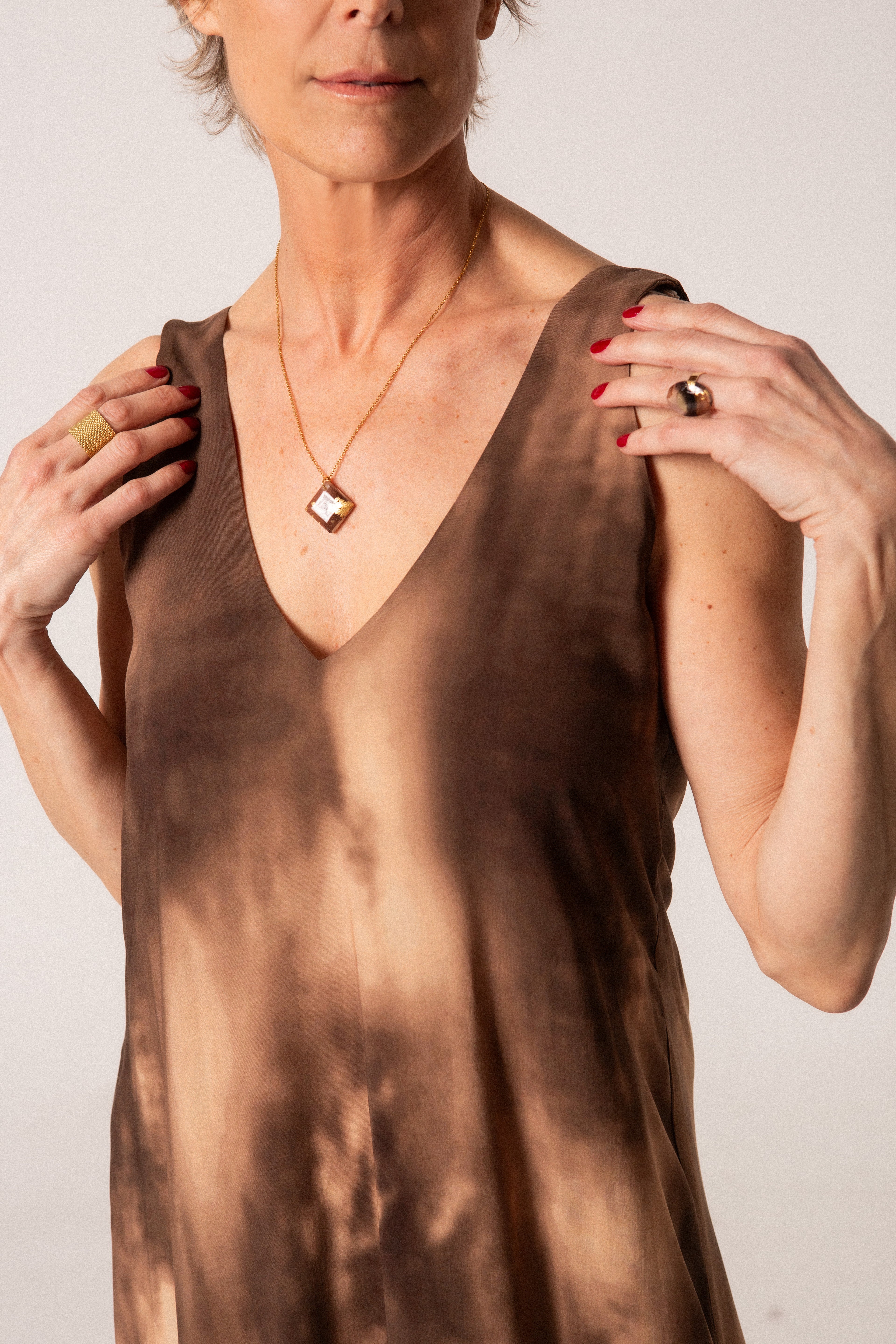 AMARO - VESTIDO ESTAMPADO MARRÓN