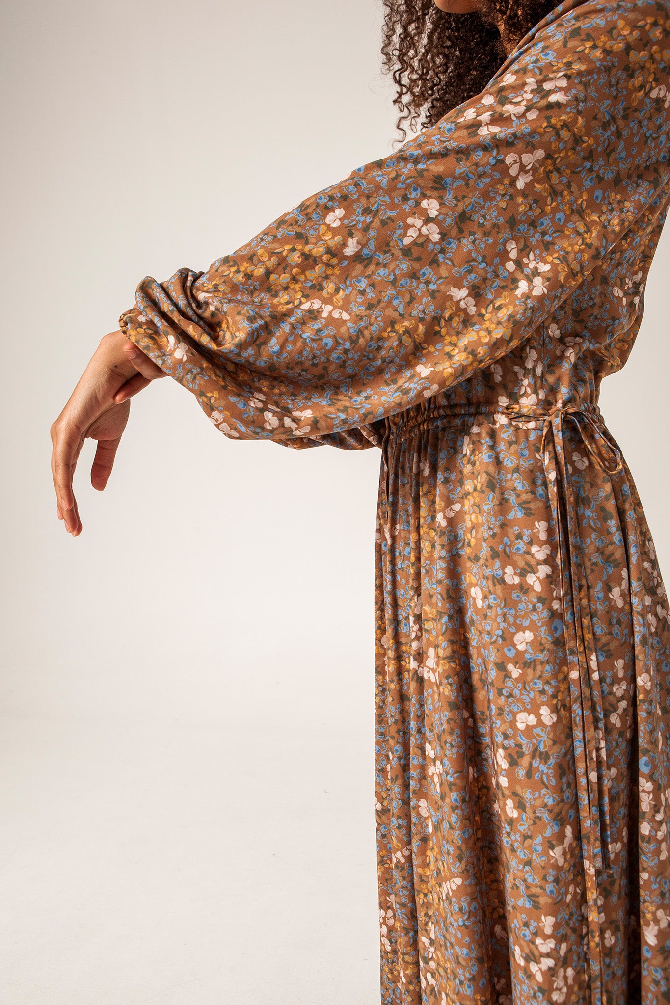 NOE - VESTIDO FLORES BEIGE