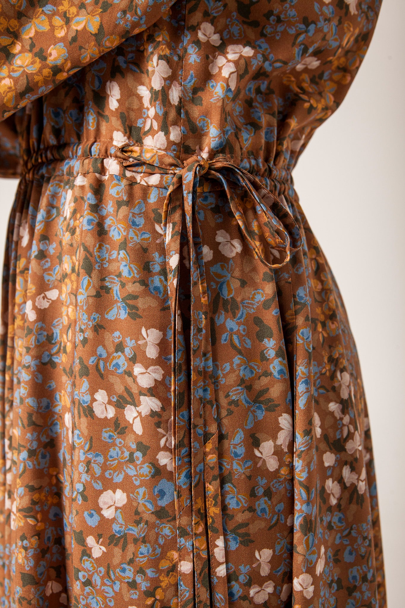 NOE - VESTIDO FLORES BEIGE