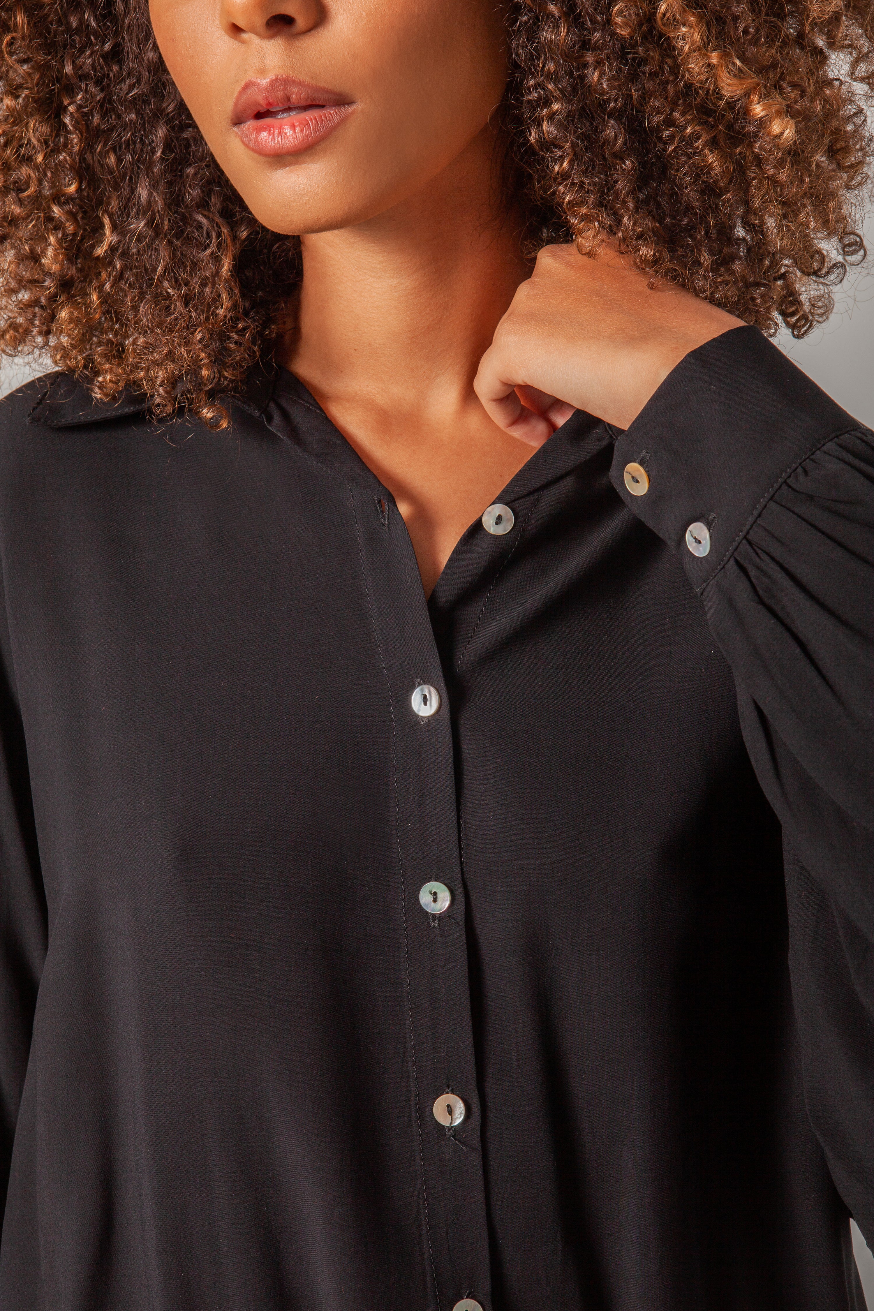 Camisa Karina negra