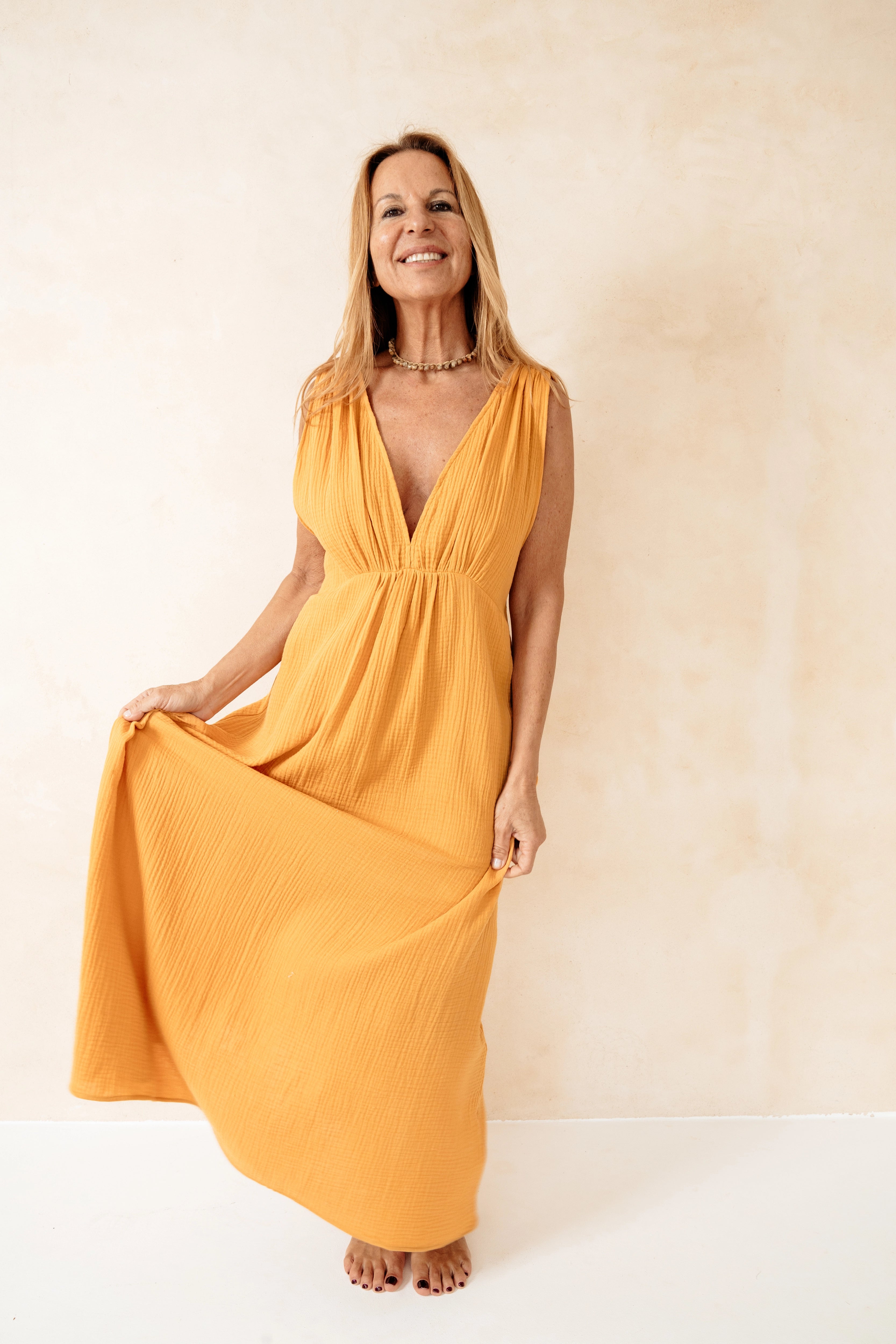 MÁXIMO - VESTIDO MOSTAZA ALGODÓN