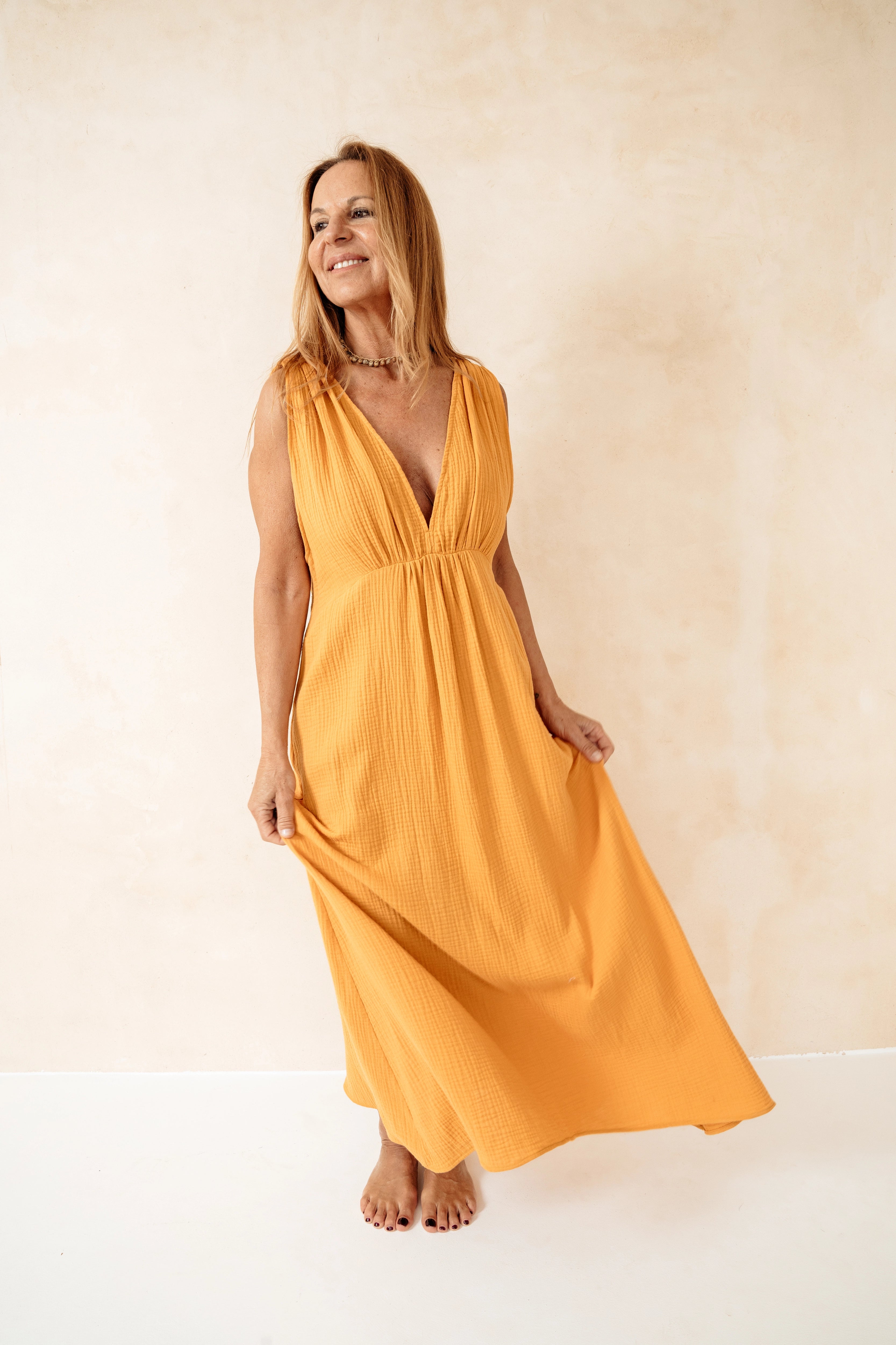 MÁXIMO - VESTIDO MOSTAZA ALGODÓN